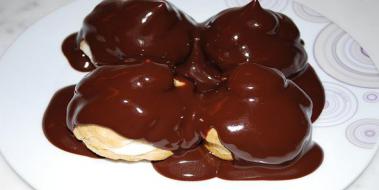 Kakaolu Profiterol Tarifi ve Malzemeleri Kakaolu Profiterol